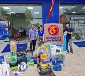 TRÚNG MÙA LÚA TIẾT CƯƠNG CHỞ BA VỢ ĐI SHOPPING VÀ CÁI KẾT ĐẮNG LÒNG